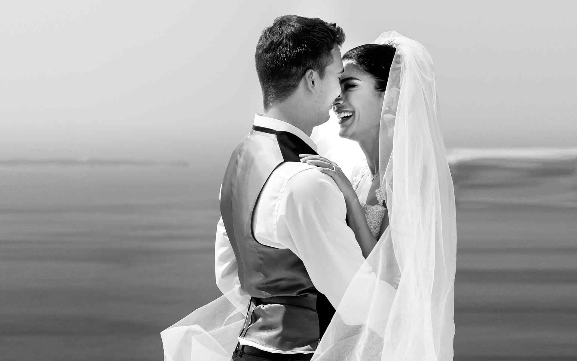 https://virtualweddinginvitation.com/wp-content/uploads/2020/11/home_image_02.jpg
